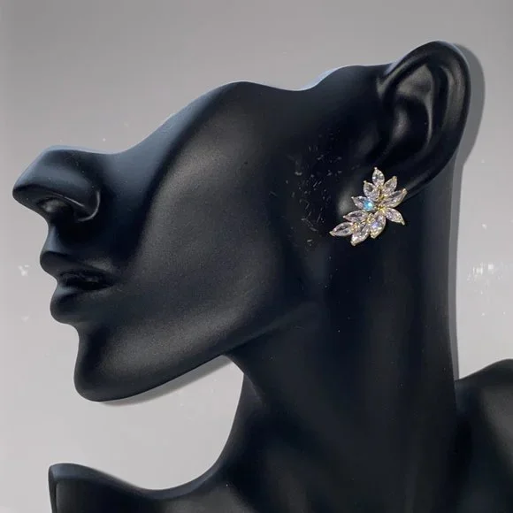 Marquise Cut Cubic Zirconia Stones in Leaf Pattern - Picture 2 of 7